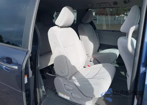 2020 Toyota Sienna Le z USA, uszkodzony, nr VIN 5TDJZ3DC4LS251363